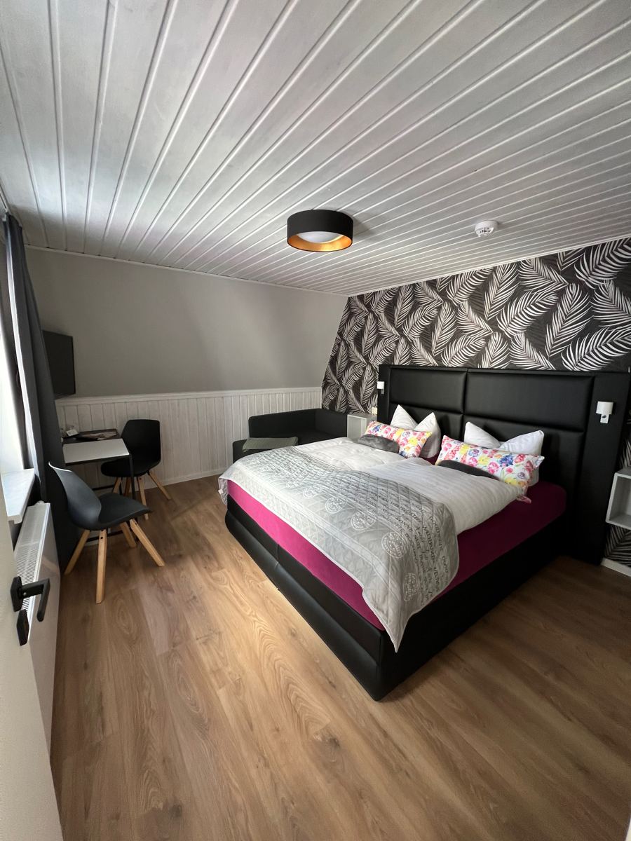 Superior double room, view of the bed